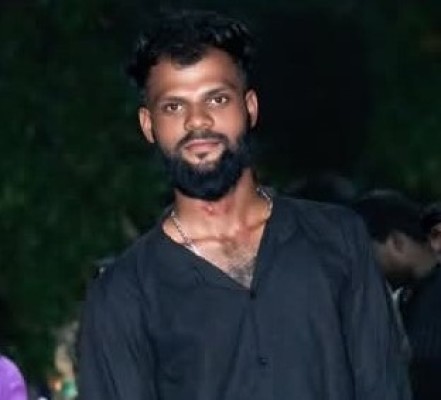 ரயில் கடவையிலிருந்து தொலைபேசி பேசிக்கொண்டிருந்த இளைஞன் ரயில் மோதிப் பலி 